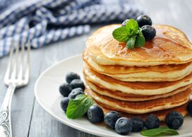 You can have breakfast after a kefir diet with delicious diet pancakes
