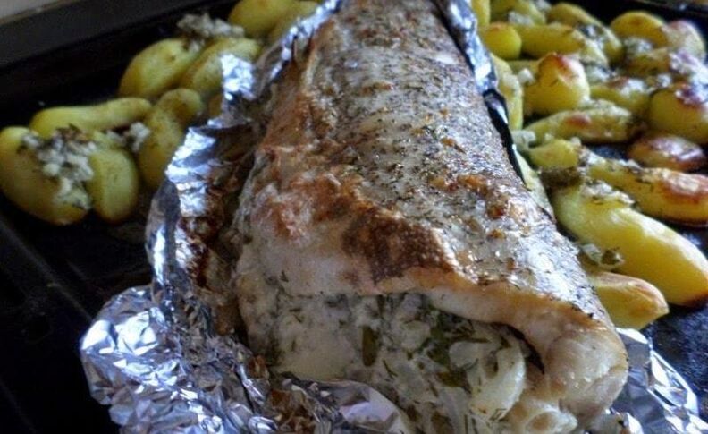 A delicious lunch option for pancreatitis is zander baked in foil